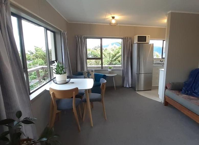 טאירואה Paku Peak Ocean View Apartment מראה חיצוני תמונה