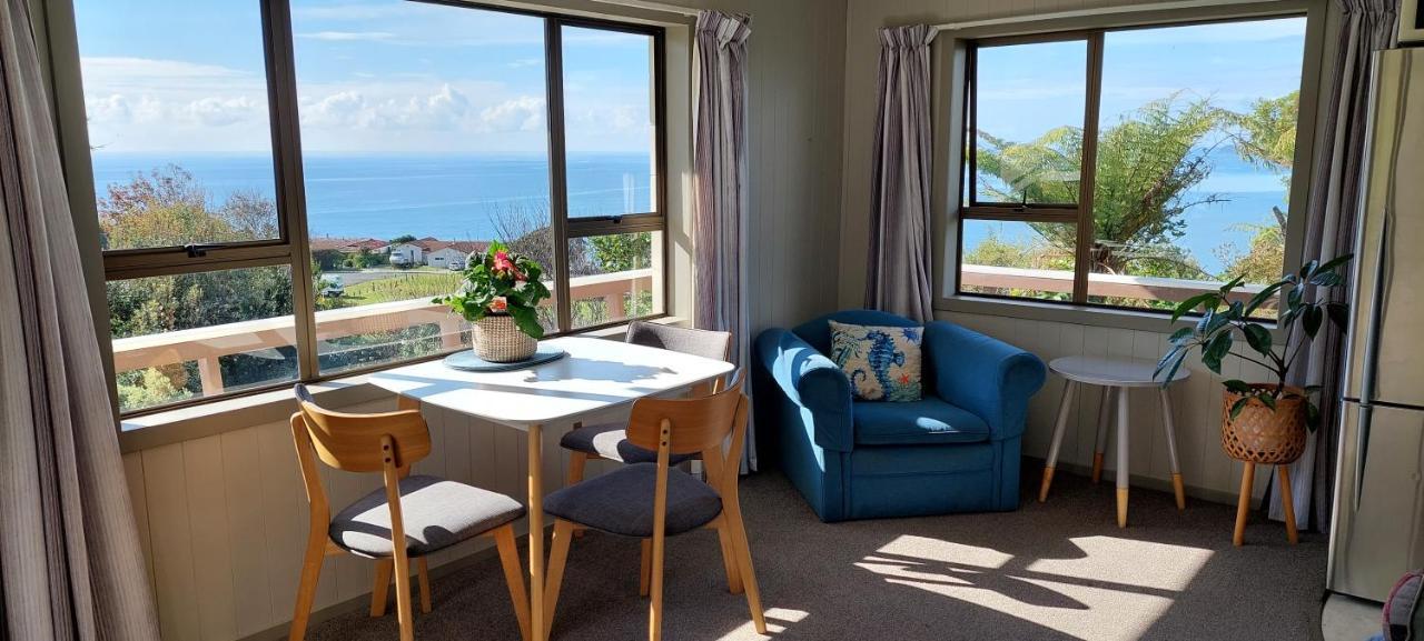 טאירואה Paku Peak Ocean View Apartment מראה חיצוני תמונה